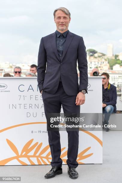 Mads Mikkelsen attends the "Arctic" Photocall during the 71st annual Cannes Film Festival at Palais des Festivals on May 10, 2018 in Cannes, France.