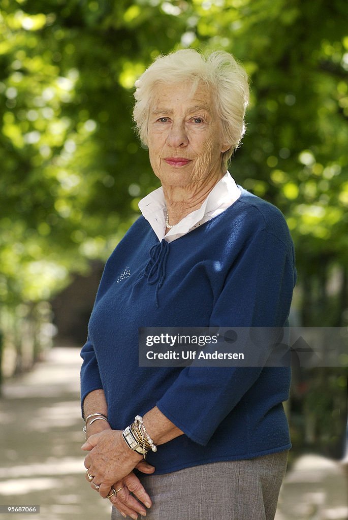 Eva Schloss Portrait Session