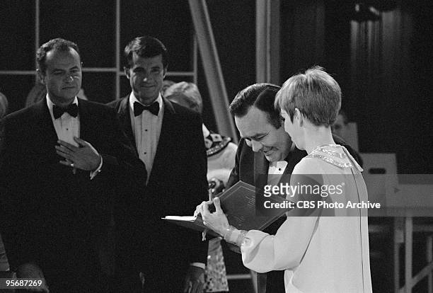 Harvey Korman, Lyle Waggoner and guest star Jonathan Winters and Carol Burnett on THE CAROL BURNETT SHOW, September 16, 1967.