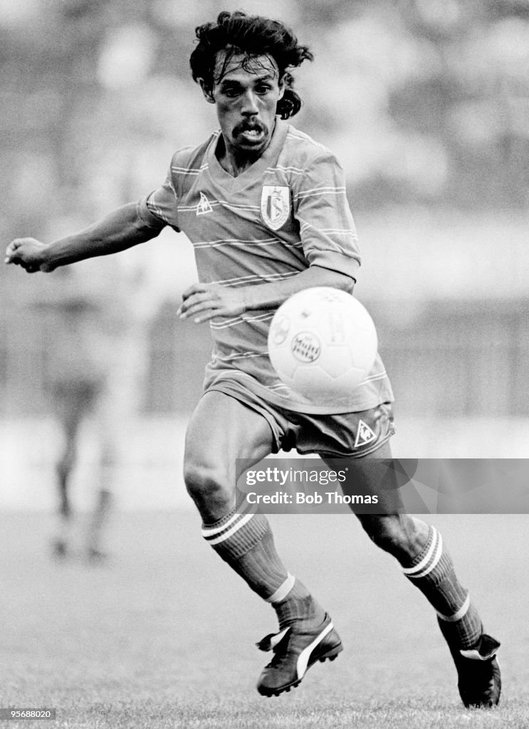 Simon Mathata Simon Tahamata of Standard Liege in action against SV Hamburg in the ...