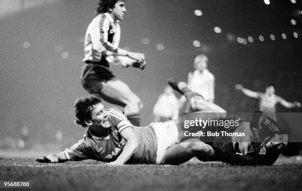 Manchester United's Bryan Robson shoots past Barcelona's Javier Urruti during their European Cup Winners Cup quarter-final 2nd leg match held at Old...