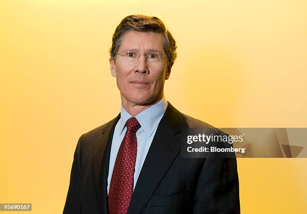 John Thain, former chief executive officer of Merrill Lynch & Co., poses for a photo before a television interview in New York, U.S., on Monday, Jan....