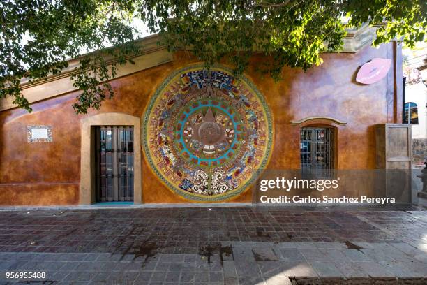 small town in mexico - calendario azteca fotografías e imágenes de stock