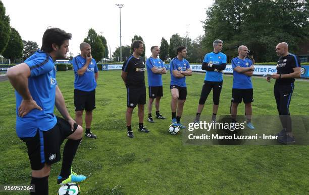 Cristian Chivu, Walter Samuel, Riccardo Ferri, Giuseppe Bergomi, Javier Zanetti, Francesco Toldo, Esteban Cambiasso and FC Internazionale coach...