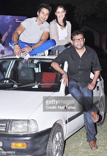 Actors Shahid Kapur and Genelia D'Souza with director Ken Ghosh for a promotional event for the film Chance Pe Dance in Mumbai on January 6, 2010.