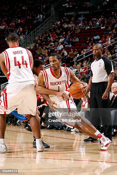 Trevor Ariza of the Houston Rockets drives the ball against the Oklahoma City Thunder during the game on December 19, 2009 at the Toyota Center in...