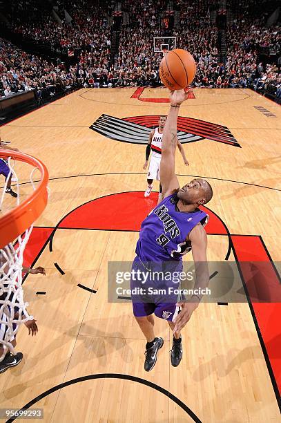 Kenny Thomas of the Sacramento Kings grabs a rebound during the game against the Portland Trail Blazers on December 15, 2009 at the Rose Garden in...