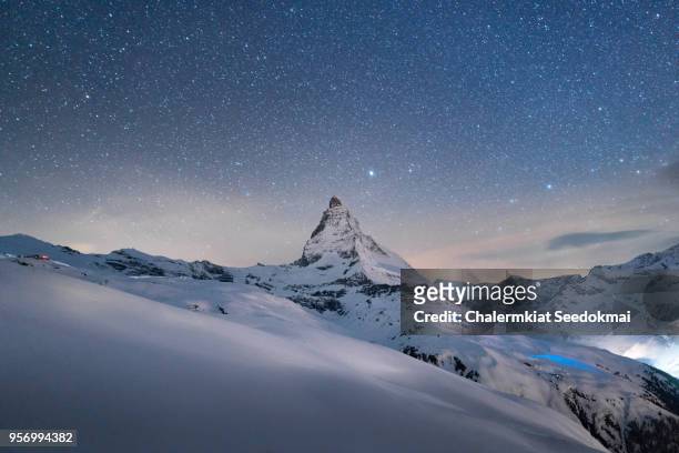 zermatt switzerland - mountain snow skiing foto e immagini stock