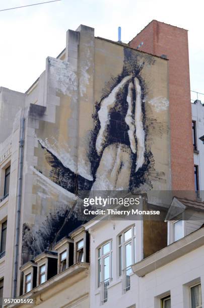 Unknown artist painted wall with explicite sexual scene. Here: near the Place de Brouckere a sex scene.