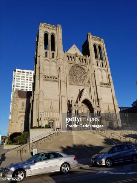 grace cathedral - grace cathedral stock pictures, royalty-free photos & images