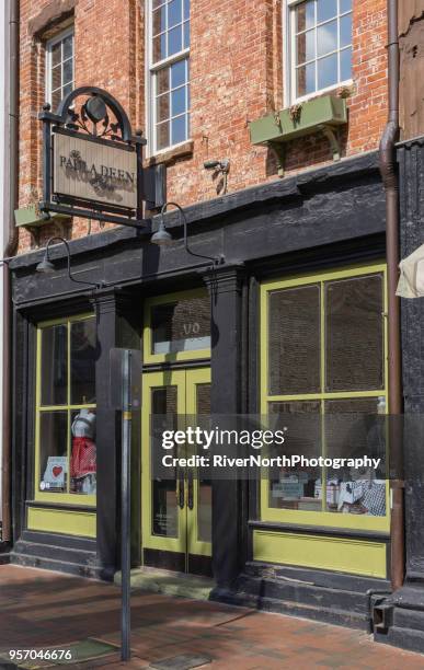 paula deen store, savannah, georgia - rivernorthphotography fotografías e imágenes de stock