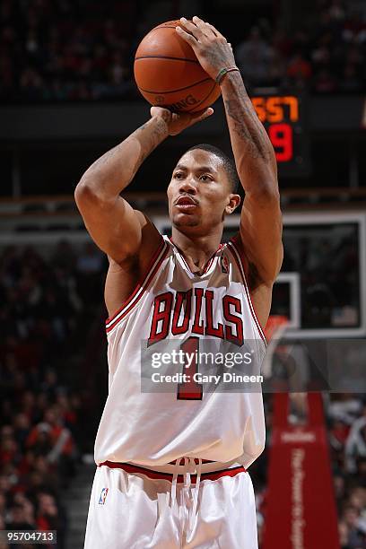 Derrick Rose of the Chicago Bulls shoots a free throw against the Indiana Pacers during the game on December 29, 2009 at the United Center in...