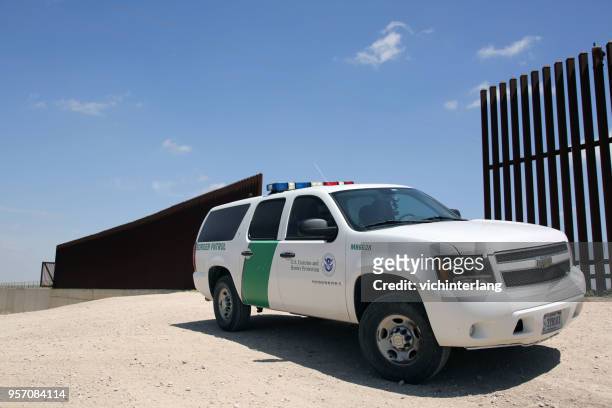 refugiados de américa central, del sur de texas - patrulla de frontera fotografías e imágenes de stock