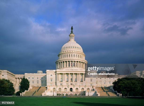 the united states capital building - us capitol rotunda stock pictures, royalty-free photos & images