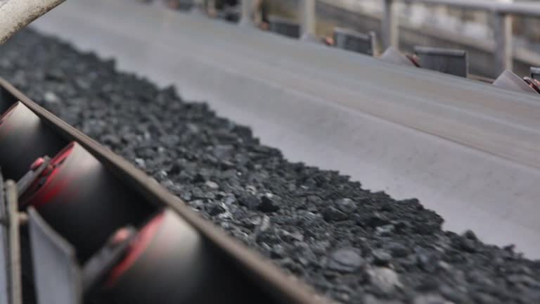https://media.gettyimages.com/id/957162468/video/processed-coal-on-conveyor-belt-close-up.jpg?b=1&s=640x640&k=20&c=vJFNC5xI4_Chdc3NOEvBaQD58hSeBHQATJPPvMm-siE=