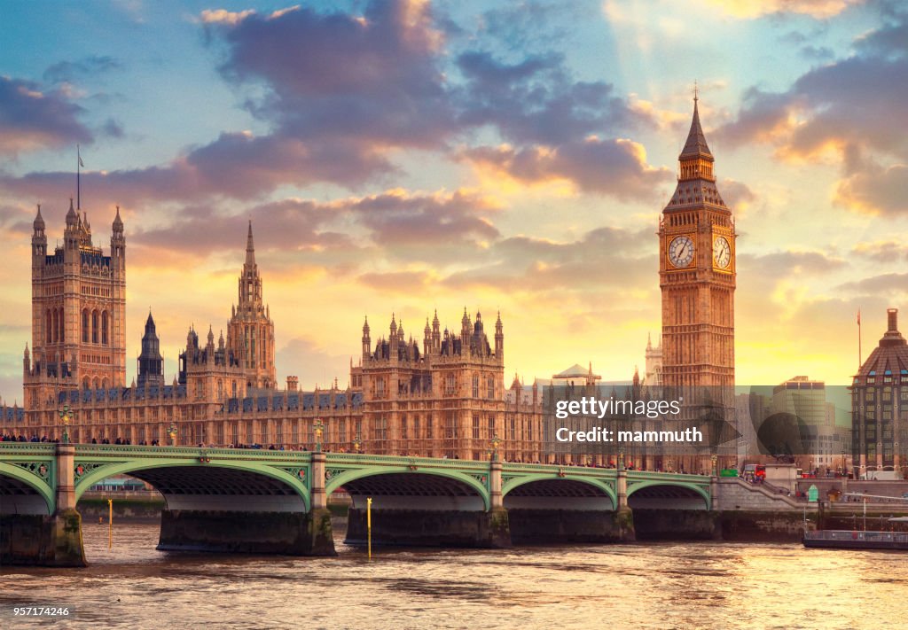 Big Ben i London och Riksdagshuset