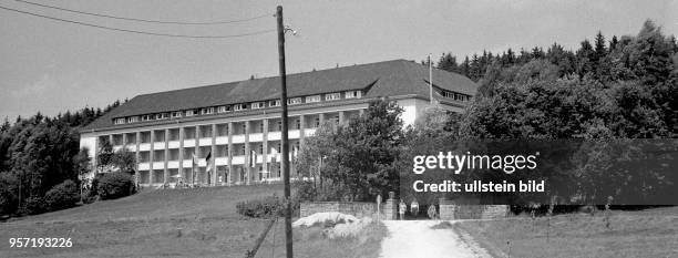 Ein Ferienheim der DDR-Gewerkschaft FDGB in Bad Brambach , aufgenommen Ende der 1950er/Anfang der 1960er Jahre.