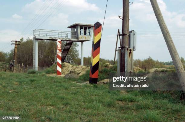 DDR - Grenze zu Polen 1990, News Photo