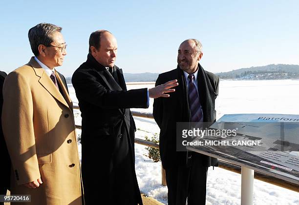 Prince Albert II of Monaco , general director of International Thermonuclear Experimental Reactor , Japanese Kanama Ikeda and CEA director Serge...