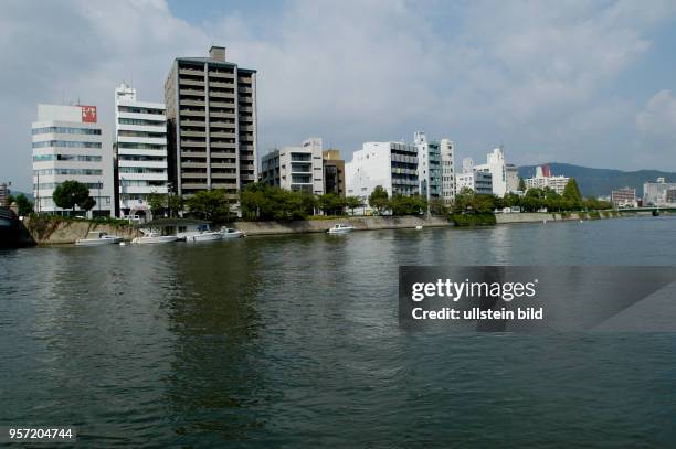 Japan / Hiroshima / Oktober 2009 / Neubauten in der Nähe vom Friedenspark am Ufer vom Ota in Hiroshima, aufgenommen im Oktober 2009. Jährlich...