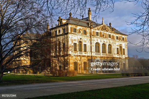 Das Palais im Großen Garten von Dresden ist der architektonische Höhepunkt der barocken Anlage, aufgenommen am . Im Februar 1945 wurde das Palais...