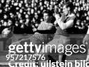 Fussball-Oberliga, 1.FC Magdeburg - FC Carl Zeiss Jena 1:3 - Spielszene: Jürgen Sparwasser im Zweikampf mit Werner Krauss