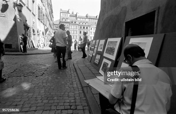 Blick in die Warschauer Altstadt, aufgenommen 1975 in Polen.