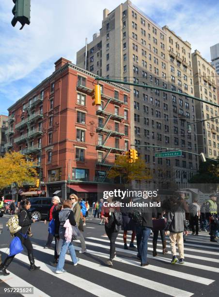 Fußgängerübergang an der Columbus Avenue nahe dem Central Park in New York, aufgenommen am .
