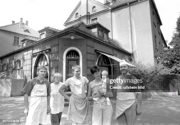 Am wurden dem Bäckermeister Martin Rothe die Räume seiner Bäckerei gekündigt. Seit 50 Jahren lebt die Bäckerfamilie in diesem Haus in Dresden. Durch...