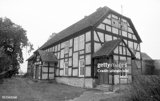 Altes Fachwerkhaus in der Stadt Eggesin in der Uckermark, aufgenommen 1982. Foto : Reinhard Kaufhold