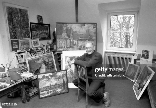 Der Maler und Grafiker Prof. Gerhard Stengel Anfang der 90er Jahre in seinem Atelier in Dresden-Oberloschwitz. Prof. Stengel war Professor an der...