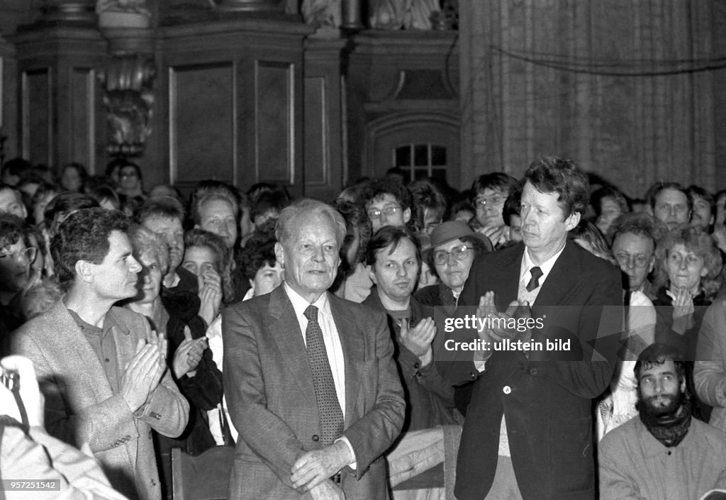 DDR- Willy Brandt in Rosctock - Brandt, Gauck 1989
