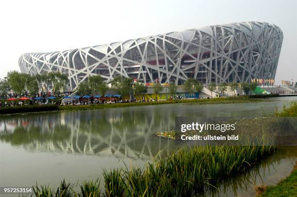 Das Olympiagelände "Olympic Green" liegt im Norden von Peking, aufgenommen im Oktober 2008. Hier steht auch das Wahrzeichen der Spiele, das...