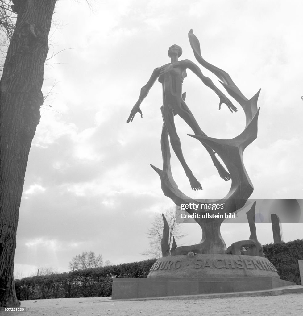 Frankreich - Sachsenhausen-Denkmal Pere Lachaise 1970