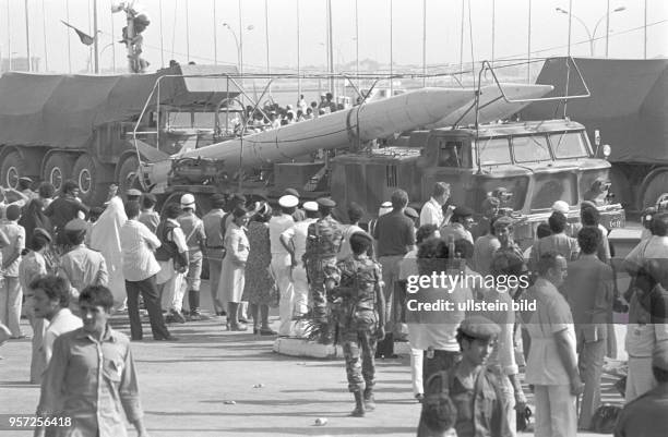 Raketen auf Fahrzeugen bei einer Militärparade in Bengasi im September 1979 anlässlich des 10. Jahrestages des Sturzes der Monarchie.