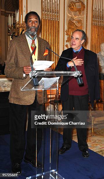 Ron Carter makes a speech as he receives the French Order of Arts and Literature Award from the French Minister of Culture and Communication Frederic...