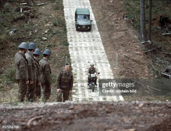 Ausbildung von Offizieren der Offiziershochschule der Grenztruppen