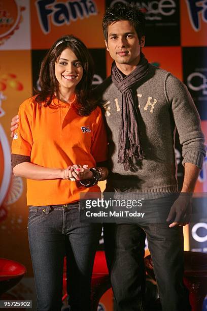 Actors Shahid Kapur and Genelia D'Souza at a promotional event for their film Chance Pe Dance in New Delhi on Monday, January 11, 2010.