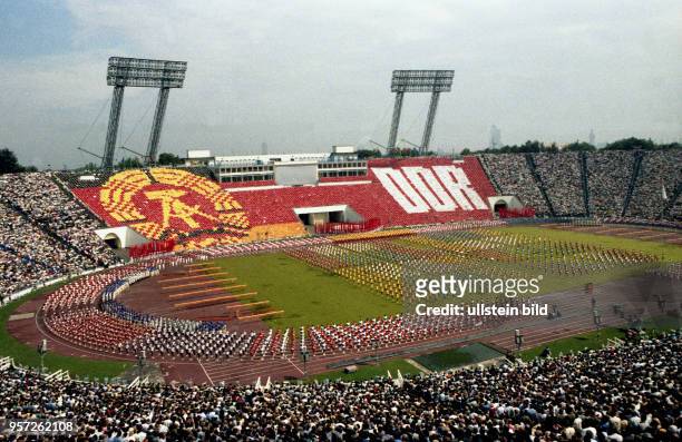 Vom 27. Juli bis 2. August 1987 findet in Leipzig das VIII. Turn- und Sportfest der DDR und die XI. Kinder- und Jugendspartakiade statt - die...
