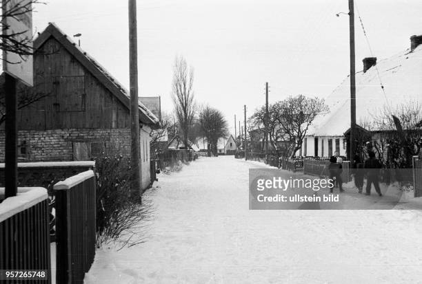 Das Ostseebad Koserow auf der Insel Usedom im Winter 1957. Foto : Reinhard Kaufhold - Mindere technische Qualität bedingt durch historische Vorlage -