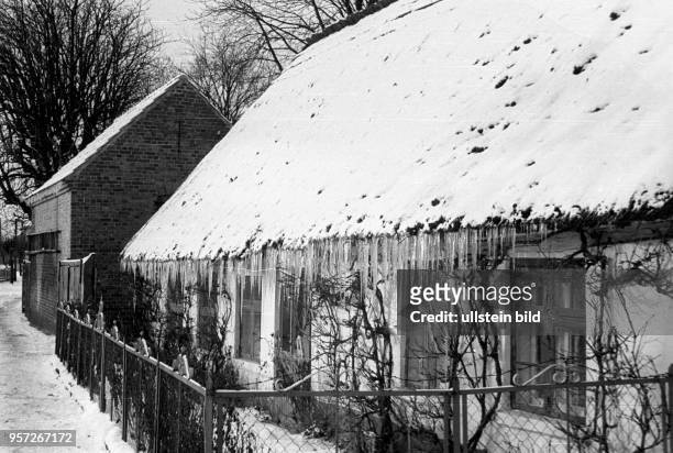 Das Ostseebad Koserow auf der Insel Usedom im Winter 1957. Foto : Reinhard Kaufhold - Mindere technische Qualität bedingt durch historische Vorlage -