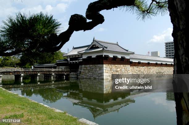 Japan / Hiroshima / Oktober 2009 / Nach der Zerstörung durch den Atombombenabwurf wurde die Burg von Hiroshima bis 1958 wieder aufgebaut, aufgenommen...