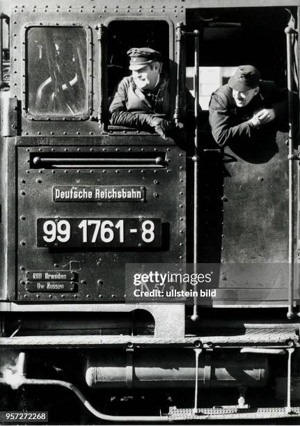 Seit 1883 fährt die Schmalspurbahn von Hainsberg nach Kipsdorf. Im November 1986 sind es noch täglich elf Züge auf der historischen Strecke im...