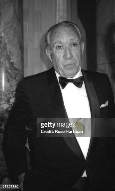 Actor Anthony Quinn attends a gala benefit at the Waldorf Hotel in 1985 in New York City, New York.