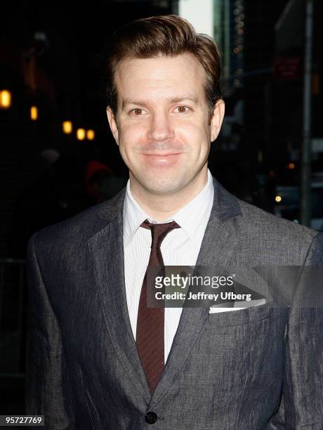 Actor Jason Sudeikis visits "Late Show With David Letterman" at the Ed Sullivan Theater on January 12, 2010 in New York City.