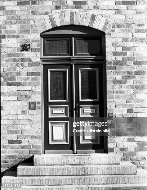 Rostock / Bauwesen / Noerdliche Altstadt / 1984 / Rekonstruktion Rostocker Altstadt / Harmonisch verbinden sich bei der Erneuerung des alten...