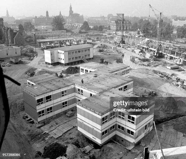 Baugeschehen in der Inneren Neustadt von Dresden im September 1975. Das beim Bombenangriff auf Dresden am 13. Februar 1945 zerstörte Wohngebiet wird...