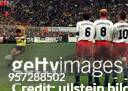 Spieltag der Fussball-Bundesliga: Borussia Dortmund - Hamburger SV 2:0 - Andreas Möller beim Freistoß, mit dem er in der 9. Minute die 1:0 Führung...