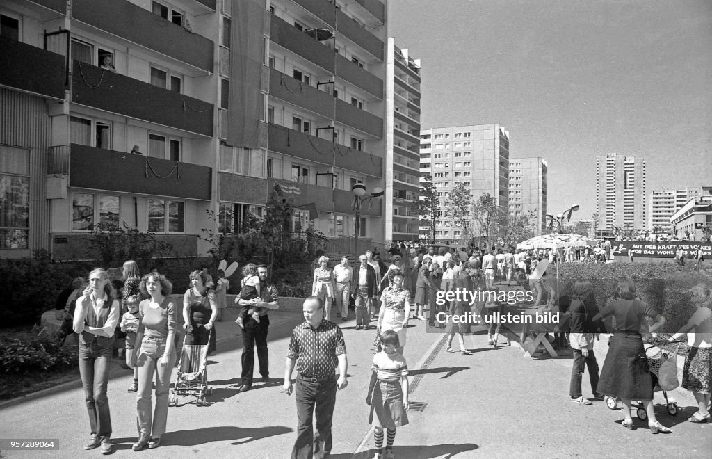 DDR - Marzahner Frühling in Ostberlin