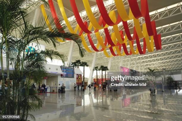 Das Flughafengebäude von Wuhan, aufgenommen am . Wuhan ist die Hauptstadt der Provinz Hubei. Rund 5.200.000 Menschen leben in Wuhan am Yangzi.